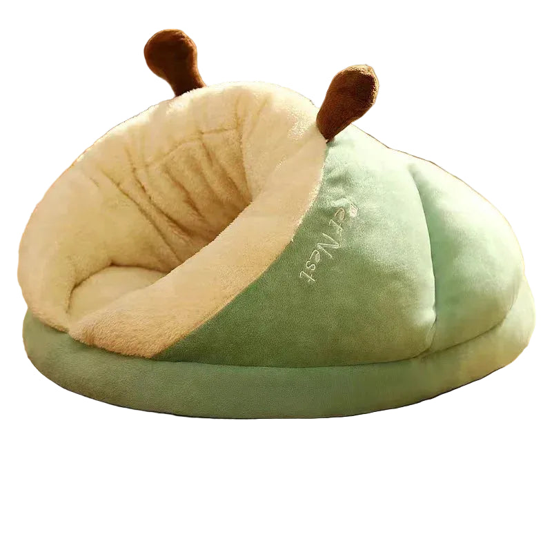 Cama abrigada para perros y gatos