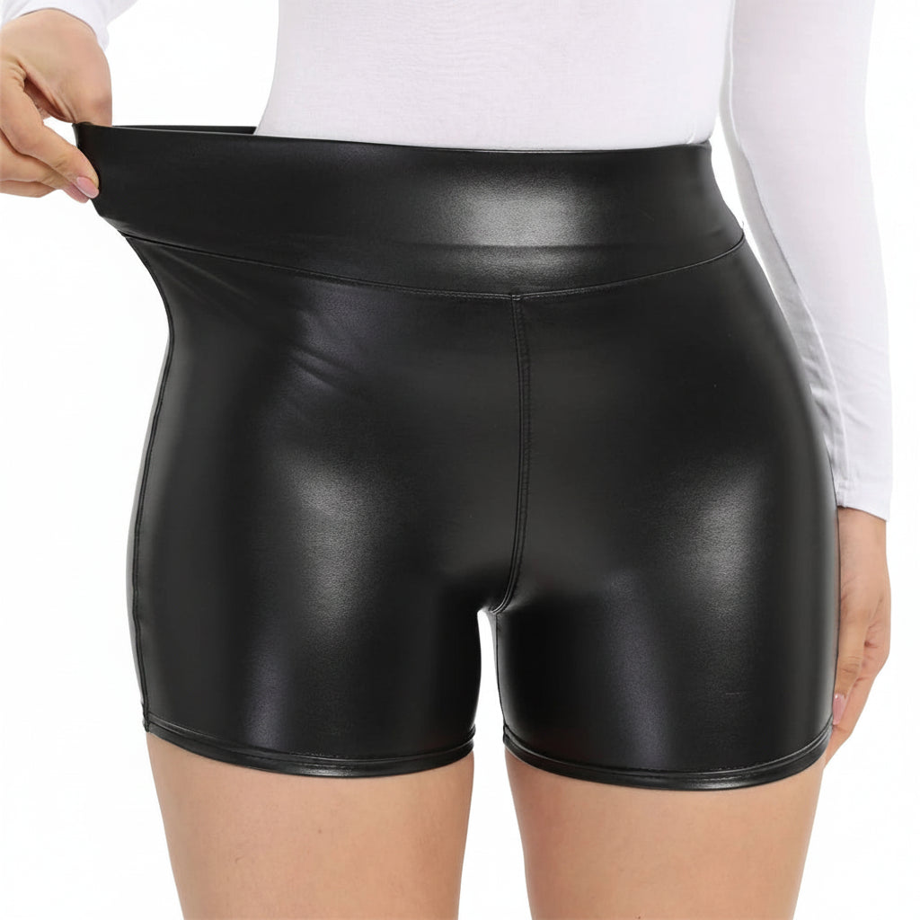 Shorts in Lederoptik